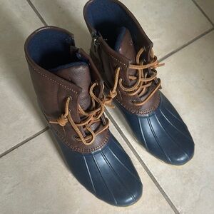 Sperry Saltwater Girls Brown and Blue Duck Boots
